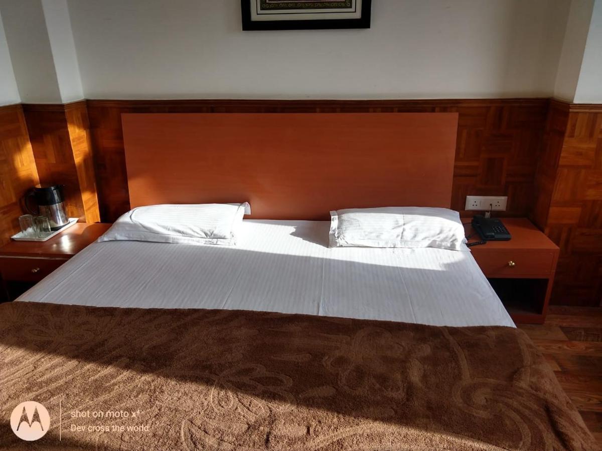 Bon Hotel Crystal Palace Ґанґток Екстер'єр фото